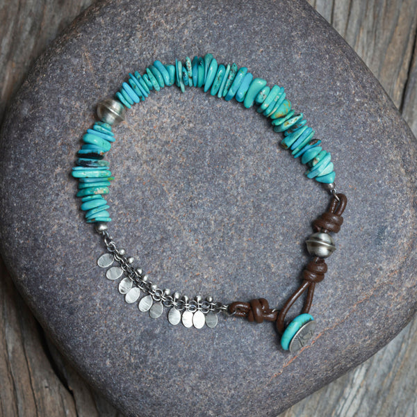 Turquoise Chip Pétalo Paillette Bracelet