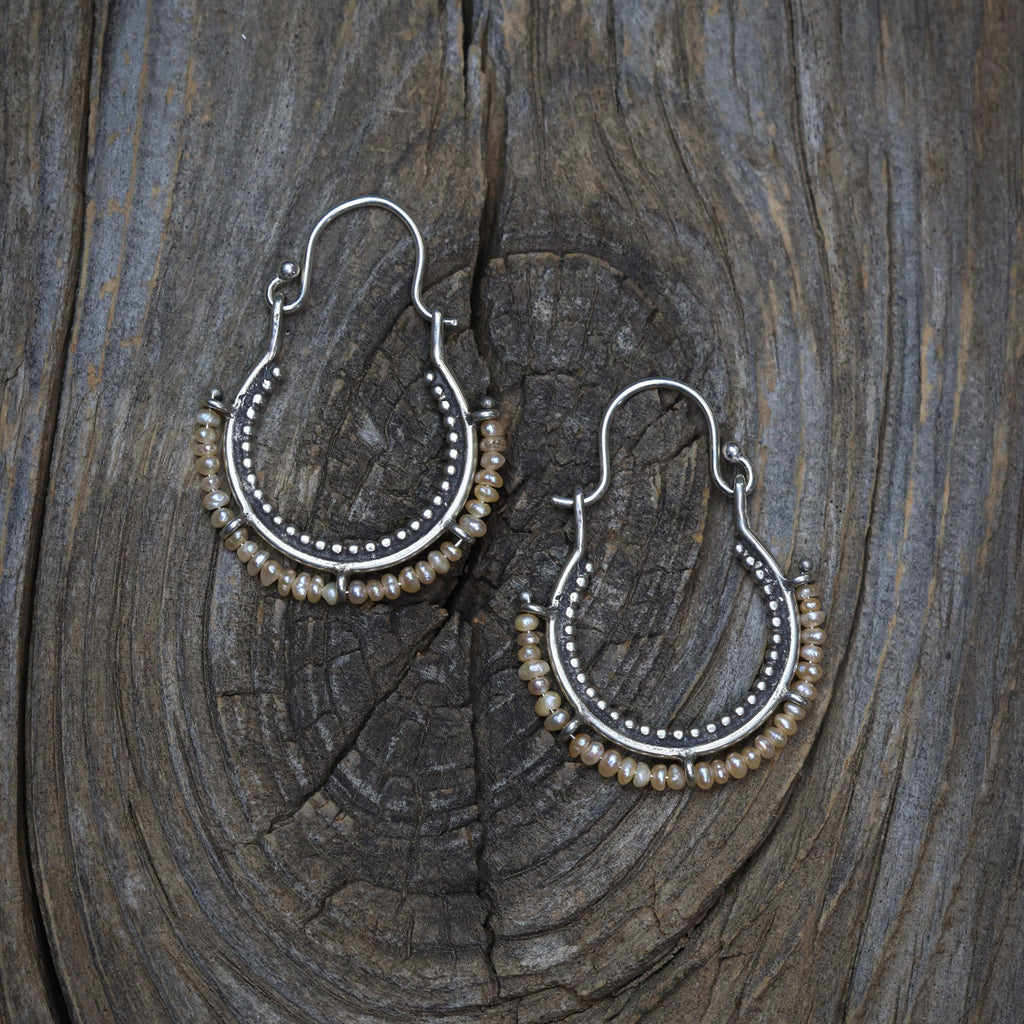 Arco Earrings with Pearl