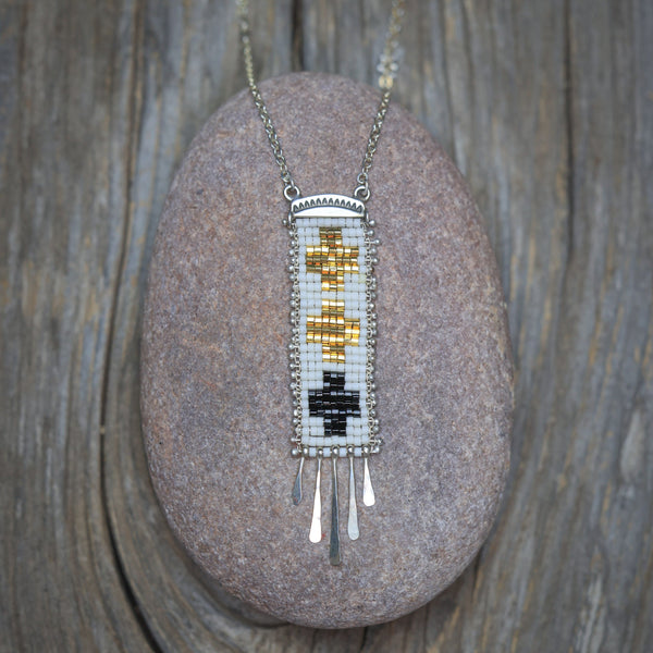 Golondrinas Necklace in White