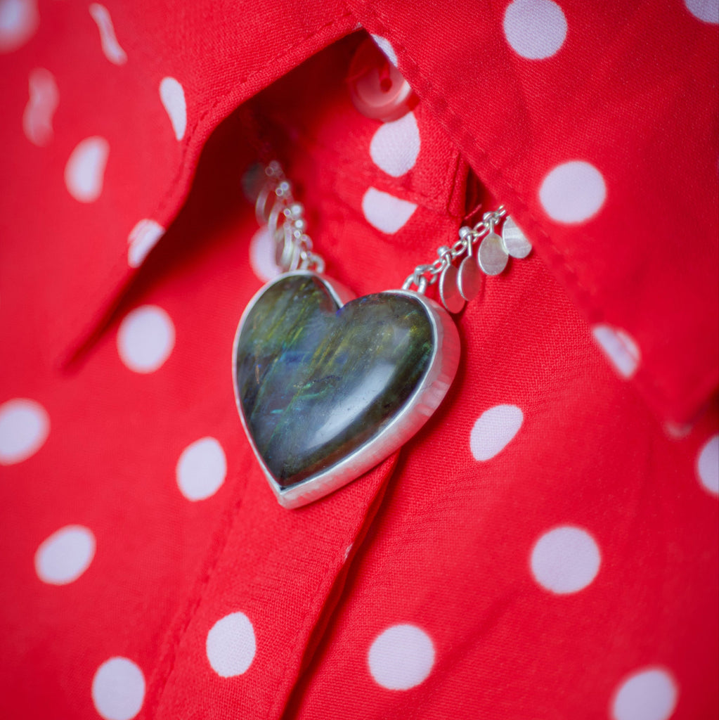 Pétalo Labradorite Heart Necklace
