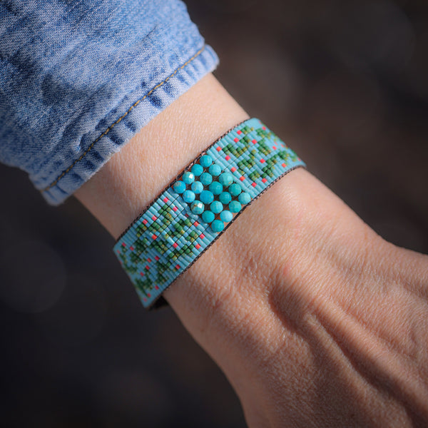 Thin Prickly Pear Bracelet in Blue with Turquoise