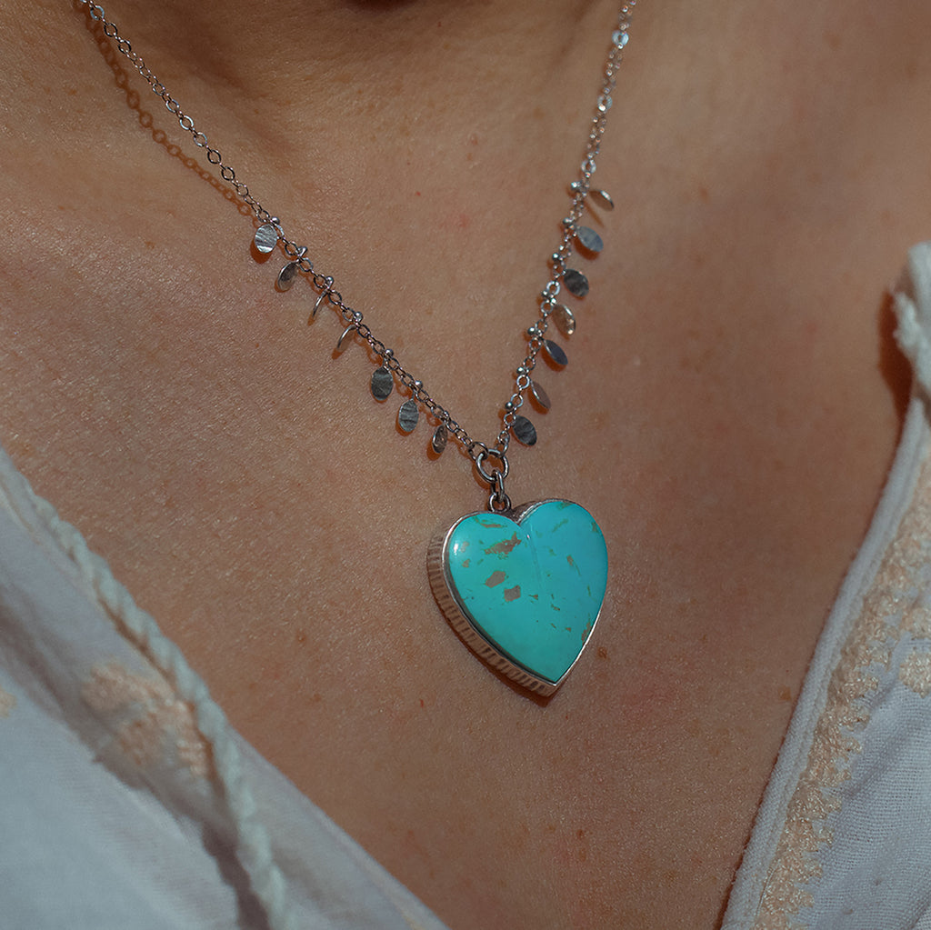 Pétalo Kingman Turquoise Heart Necklace