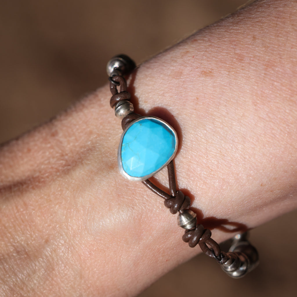 Rose Cut Turquoise Seam Bead Bracelet