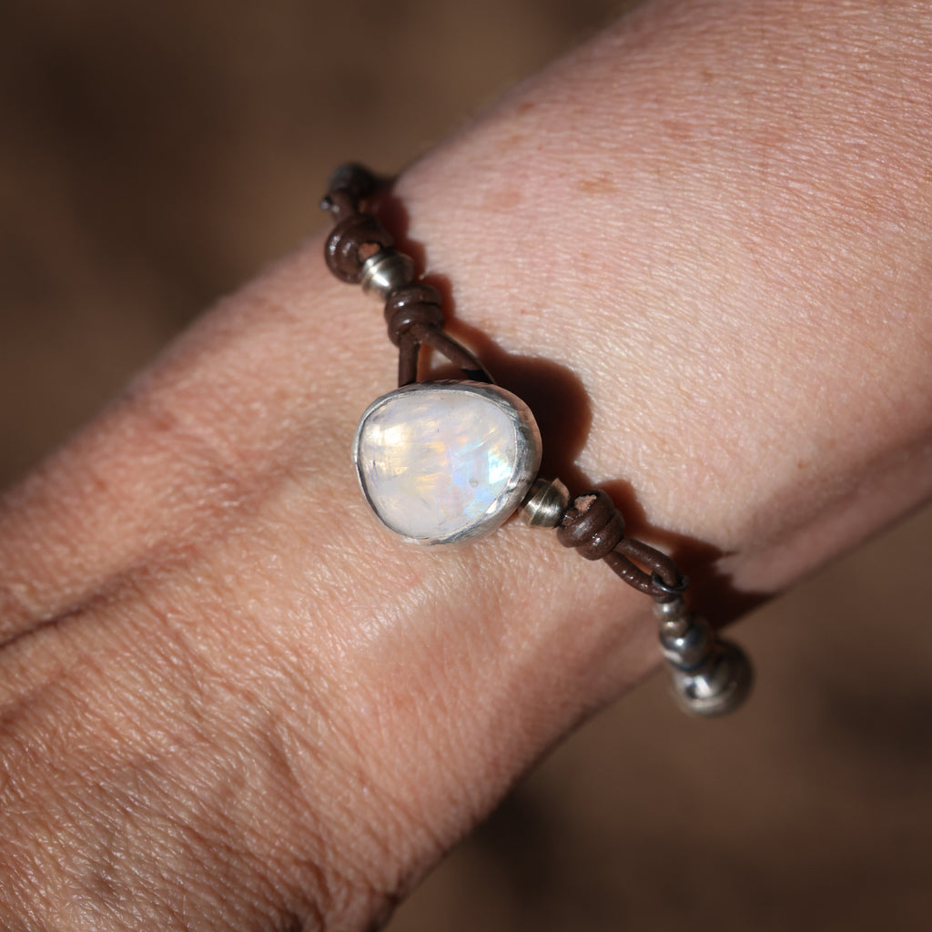 Rose Cut Moonstone Seam Bead Bracelet