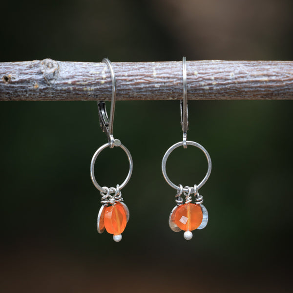 Pétalo Fringe Earrings with Carnelian